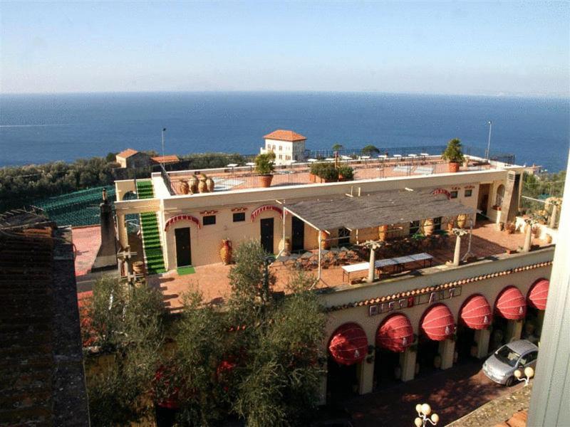 Hotel Villa Pina Antico Francischiello Massa Lubrense Eksteriør billede